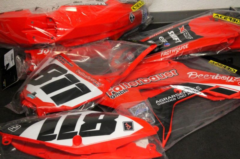 Motocross Dekor Bekleben Lassen MX Graphics Applying